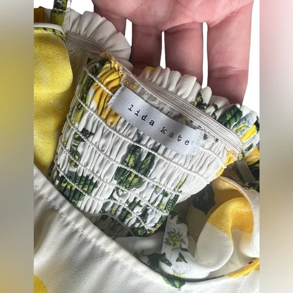 Lida Kate white and yellow lemon print flowy dress size small - Picture 6 of 6